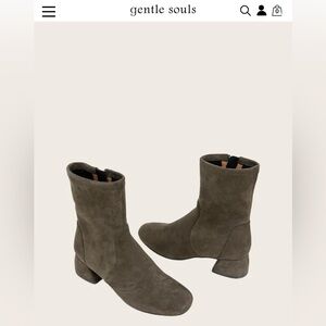 Gentle Souls by Kenneth Cole Shitake Suede Emily Ankle Booties - Size 8.5